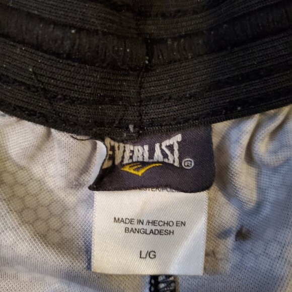 Everlast Camo Athletic Workout Shorts w. White Side Panels - Large - Picture 3 of 3